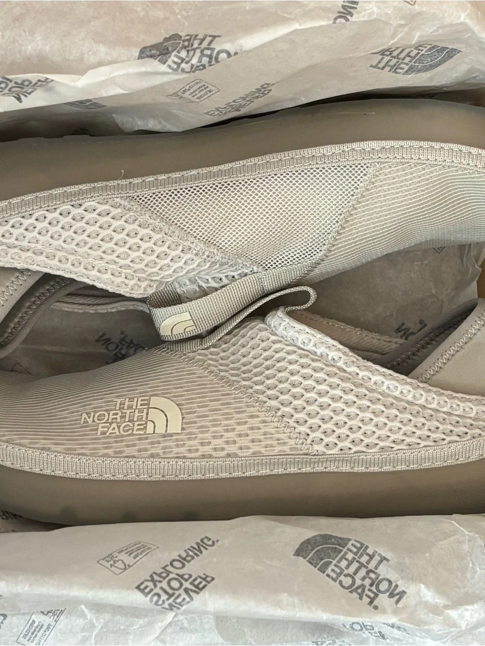 The North Face Base Camp Mule Slip-On Shoes - Men's 7 / Women's 9. NIB